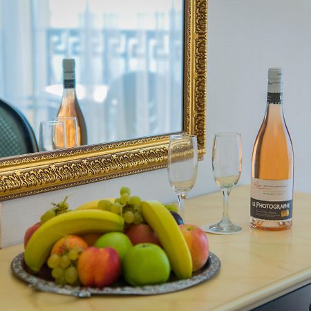 Imperial Palace Hotel Sunny Beach Exterior photo A bottle of wine and fruit
