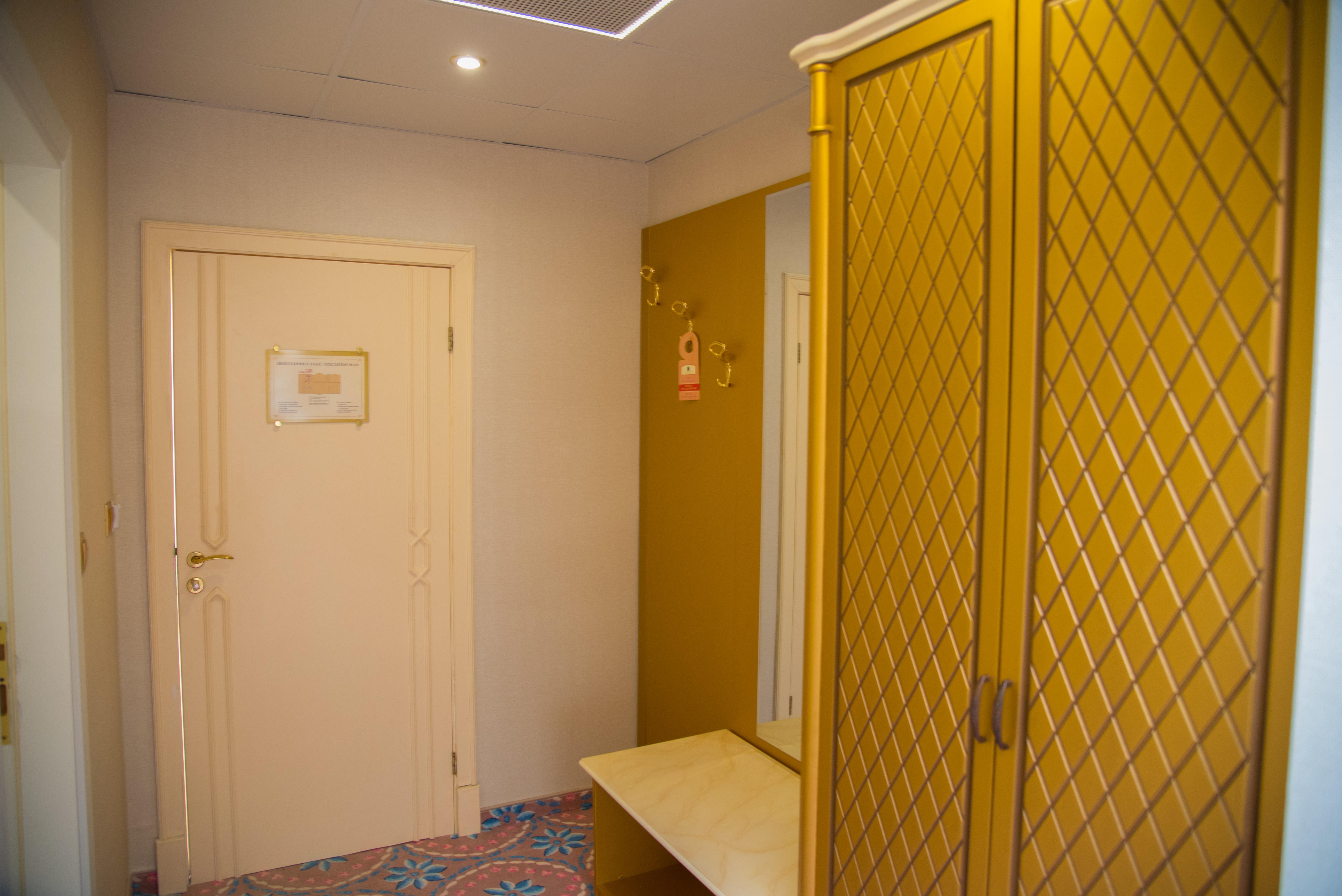 Imperial Palace Hotel Sunny Beach Exterior photo A room at the hotel