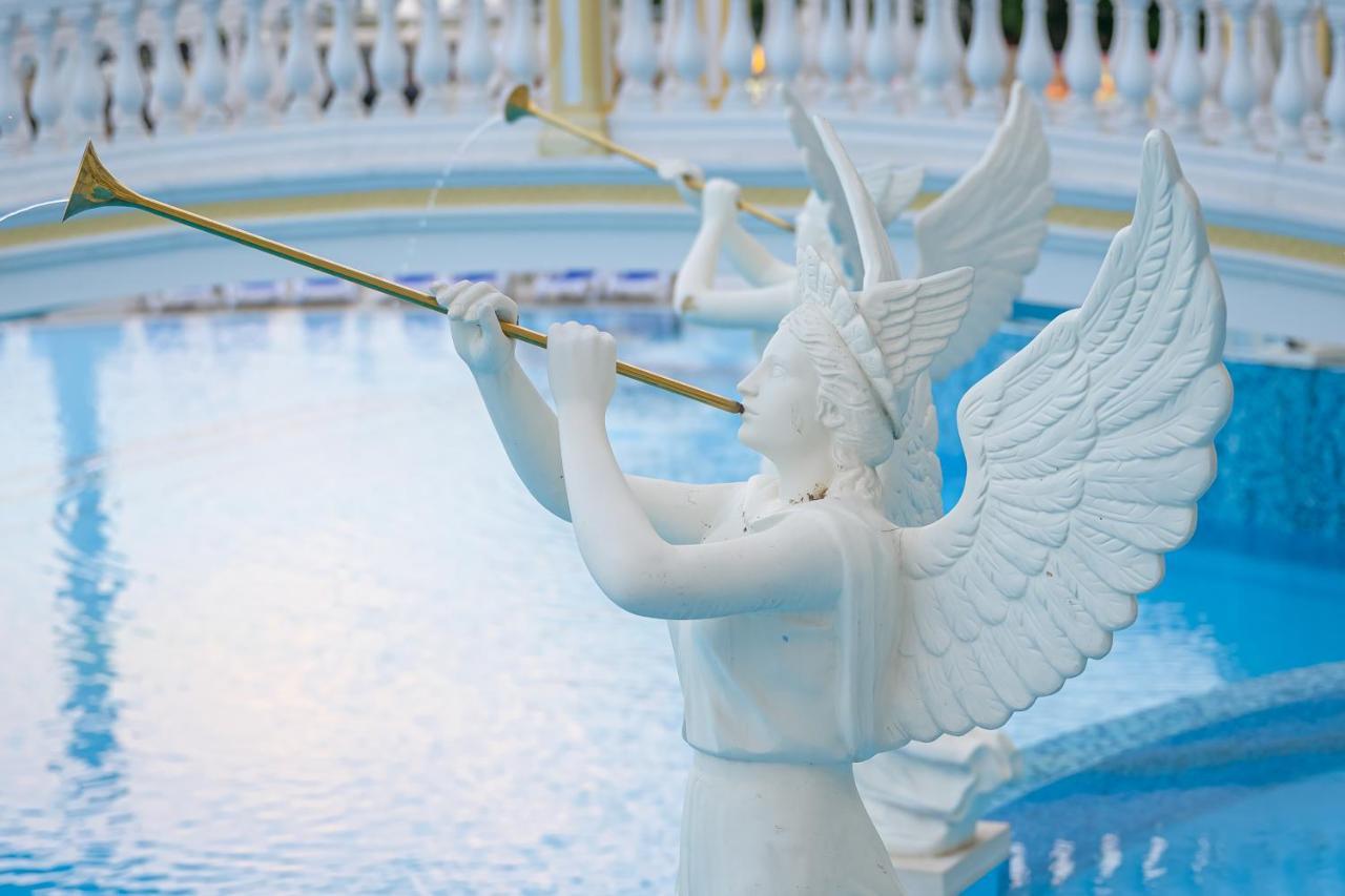 Imperial Palace Hotel Sunny Beach Exterior photo Angel statue at the fountain