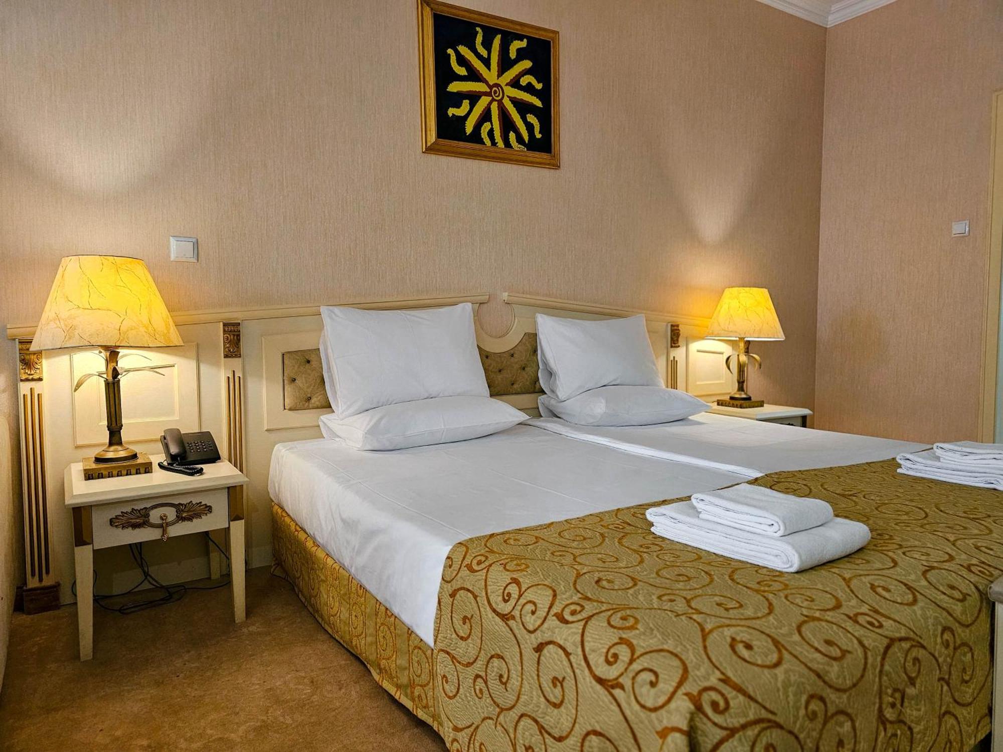 Imperial Palace Hotel Sunny Beach Exterior photo A room at the hotel